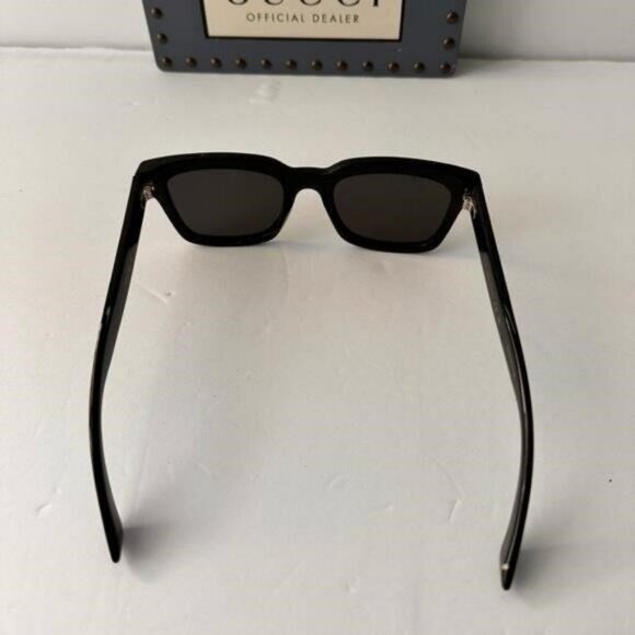 Authentic Gucci Smoke Square Men's Sunglasses GG0001SN 001 - Picture 5 of 8